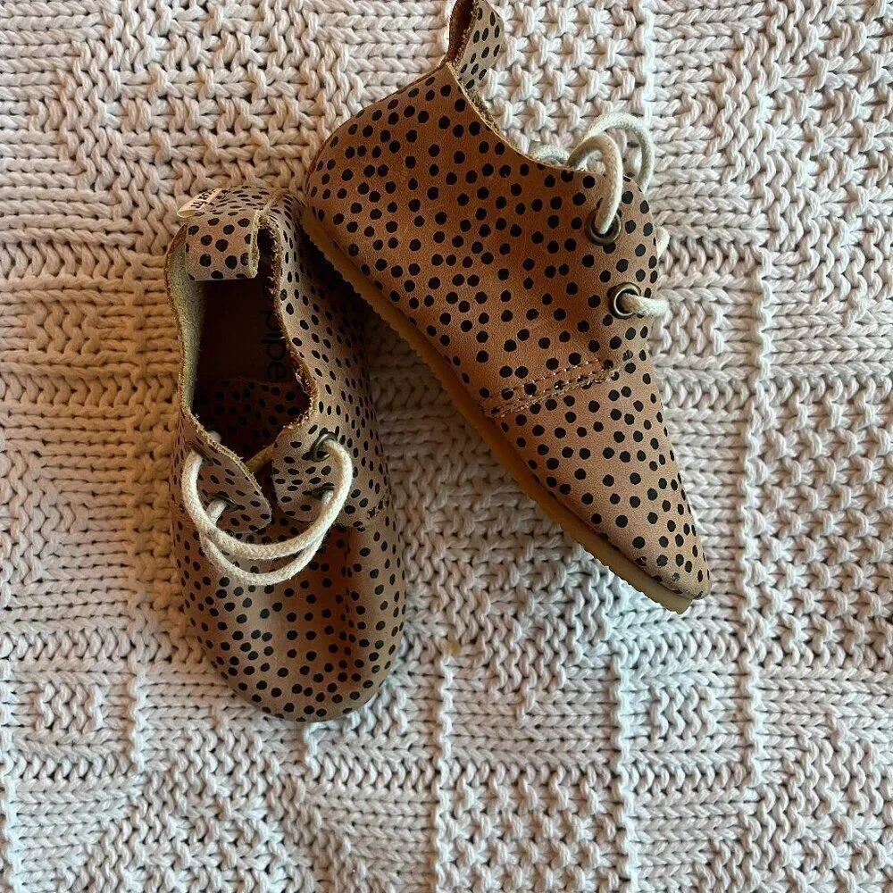 Piper Finn Cheetah - Low Top Oxfords - Hard Sole Baby Sz 5